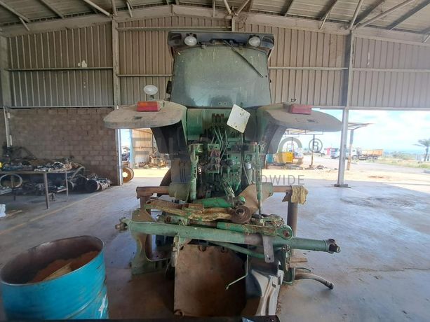 Trator agrícola John Deer 7830 · Samba Caju