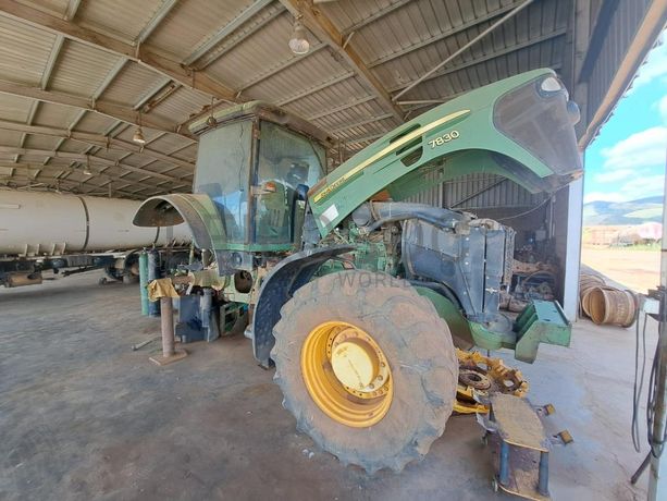 Trator agrícola John Deer 7830 · Samba Caju