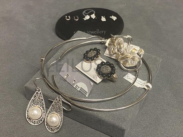 Brincos em prata e outros materiais