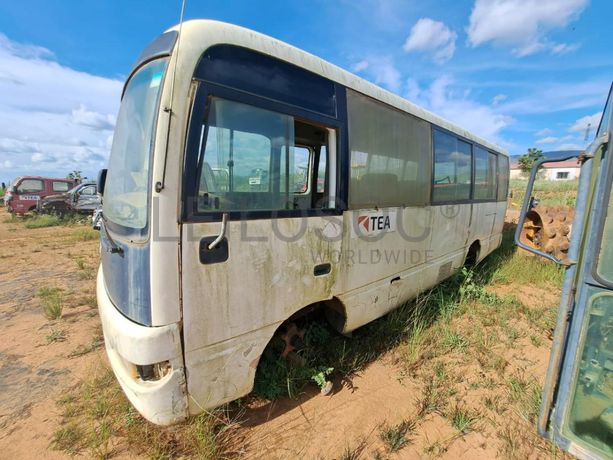 Autocarro Nissan Civillian · Samba Caju