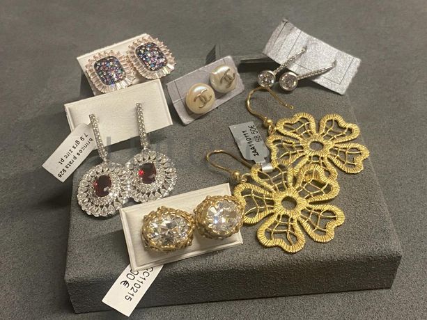 Brincos em prata e outros materiais