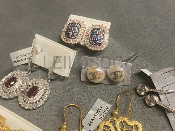 Brincos em prata e outros materiais