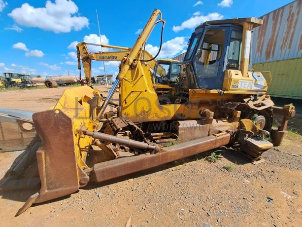 Buldózer Komatsu D65E-12 · Samba Caju