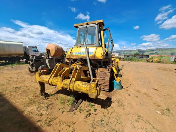 Buldózer Komatsu D65E-12 · Samba Caju