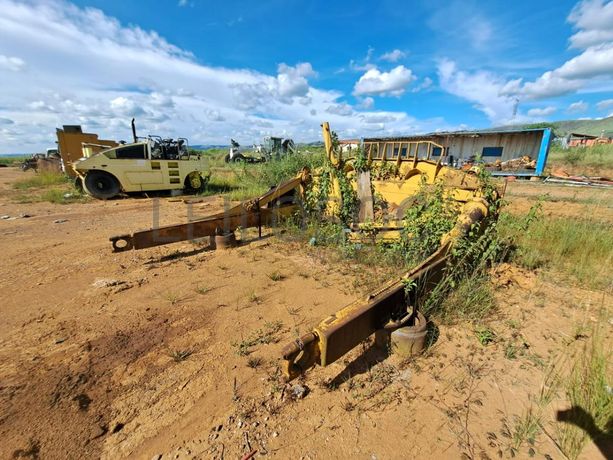 Buldózer Caterpillar D8R · Samba Caju