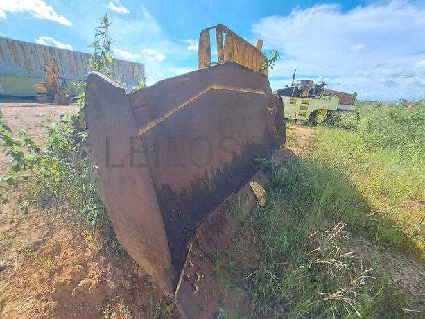 Buldózer Caterpillar D8R · Samba Caju