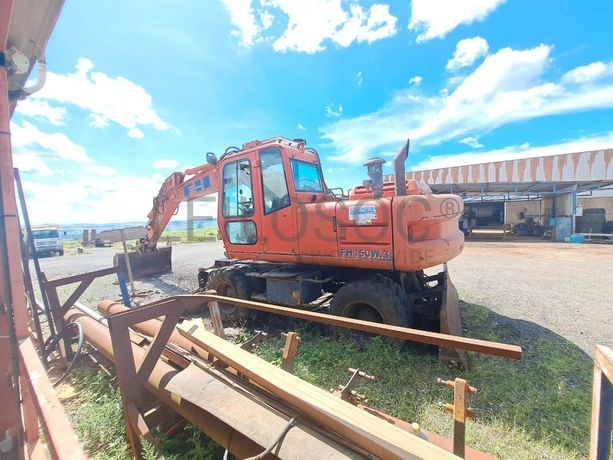 Escavadora de Pneus Fiat Hitachi FH150W.3 · Samba Caju