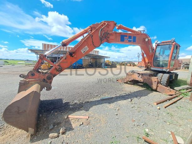 Escavadora de Pneus Fiat Hitachi FH150W.3 · Samba Caju