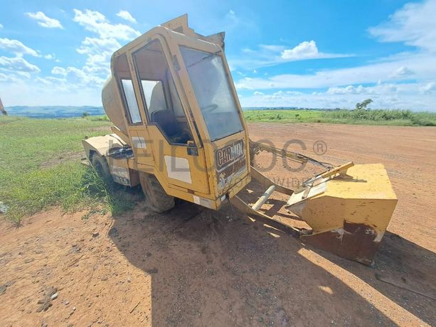 Autobetoneira autocarregante (4X4) Carmix ONE 2.3 · Samba Caju