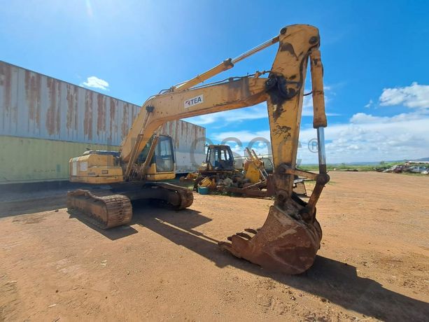 Escavadora de rastos Komatsu PC220 -7 · Samba Caju