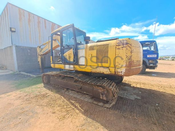 Escavadora de rastos Komatsu PC220 -7 · Samba Caju