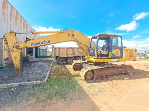 Escavadora de rastos Komatsu PC220 -7 · Samba Caju