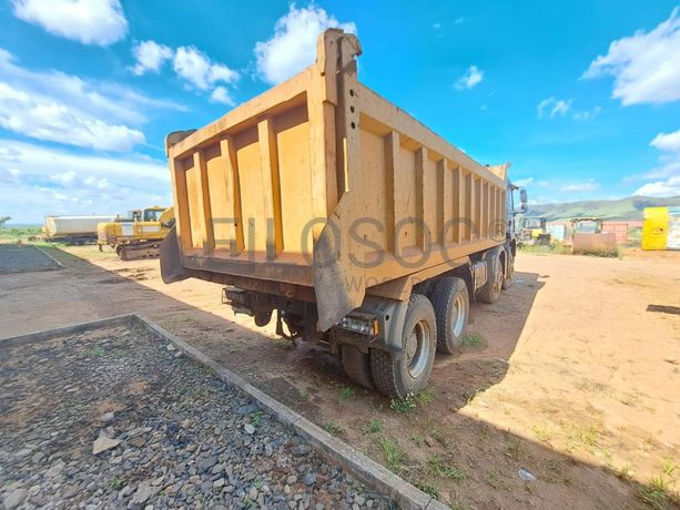 Camião basculante MAN TGA 41400 · Samba Caju