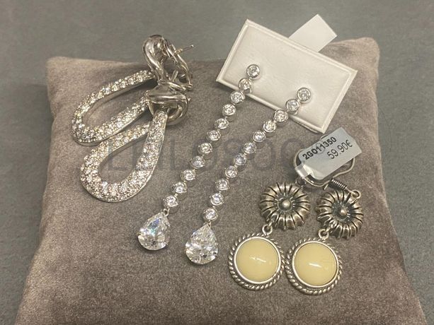 Brincos em prata e outros materiais