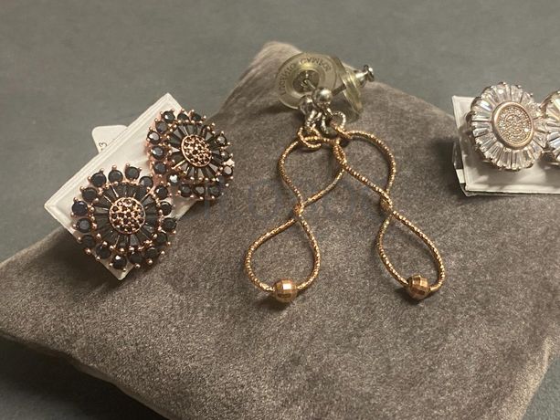 Brincos em prata e outros materiais