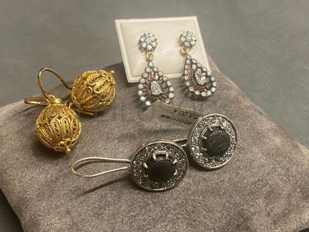 Brincos em prata e outros materiais