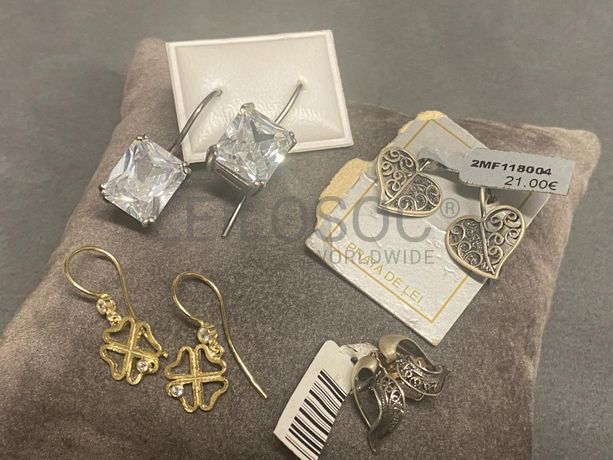 Brincos em prata e outros materiais