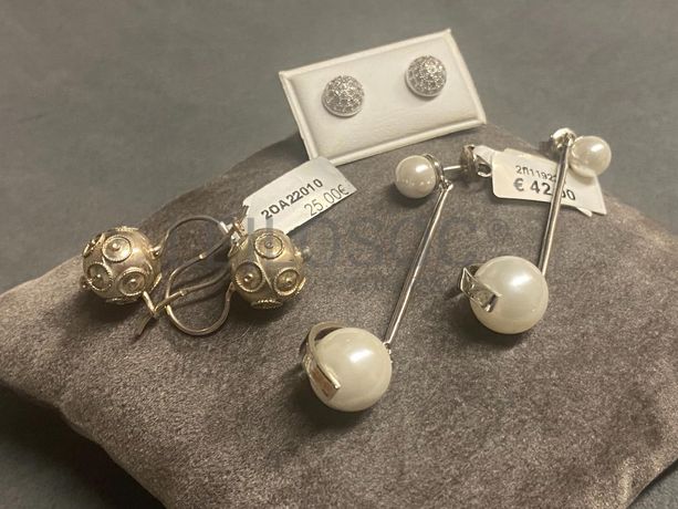 Brincos em prata e outros materiais