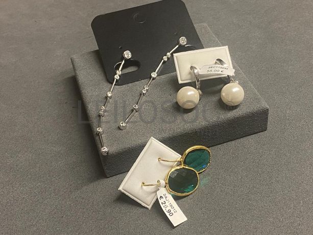 Brincos em prata e outros materiais