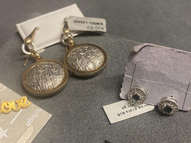 Brincos em prata e outros materiais