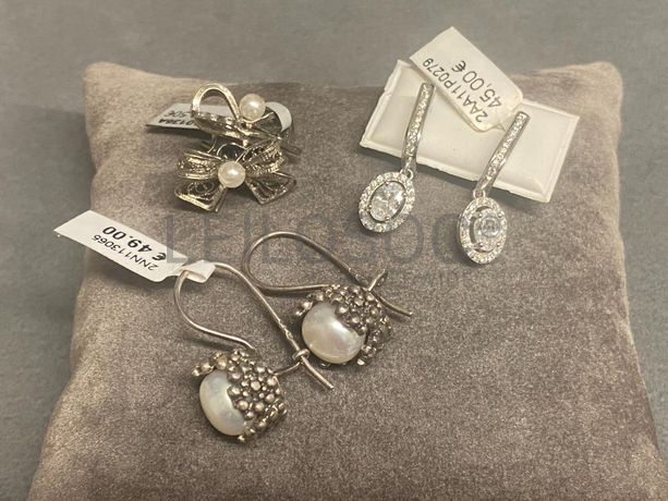 Brincos em prata e outros materiais