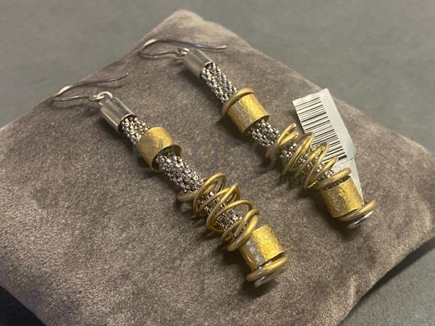 Brincos em prata e outros materiais