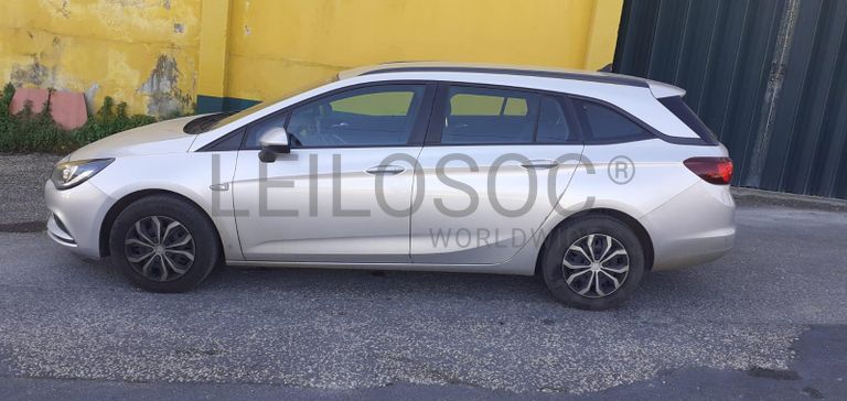 Opel Astra 1.6 CDTI · Ano 2017