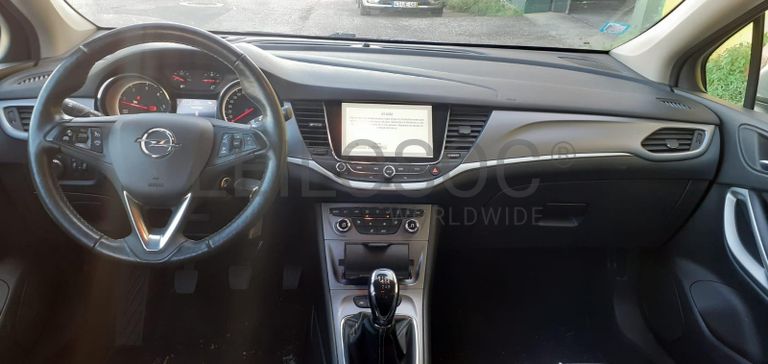 Opel Astra 1.6 CDTI · Ano 2017