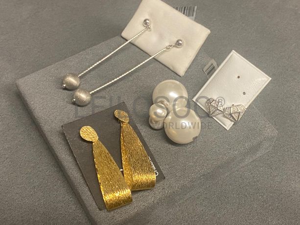 Brincos em prata e outros materiais