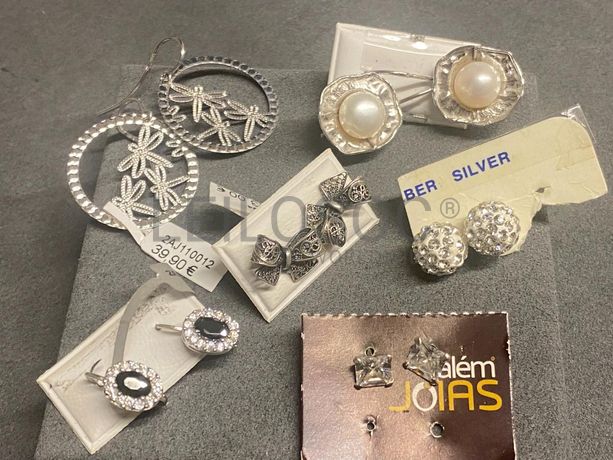 Brincos em prata e outros materiais