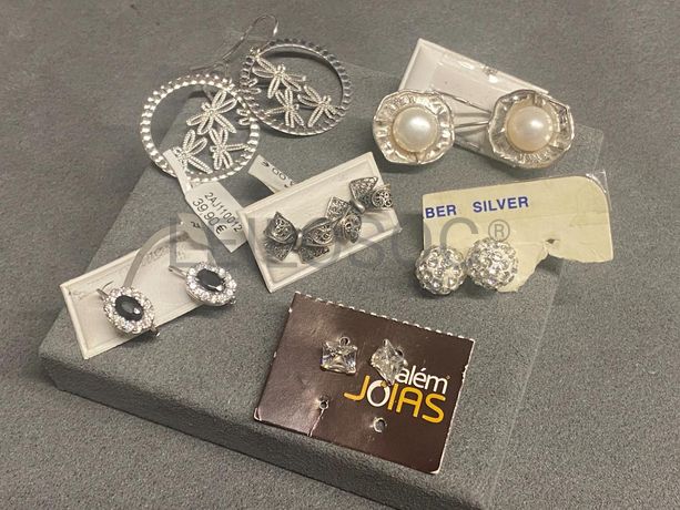 Brincos em prata e outros materiais