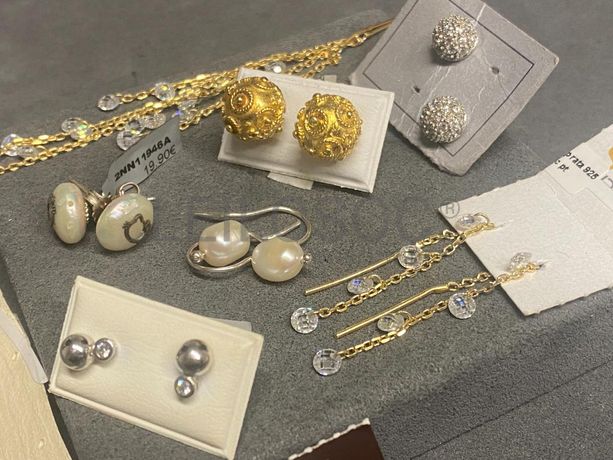 Brincos em prata e outros materiais