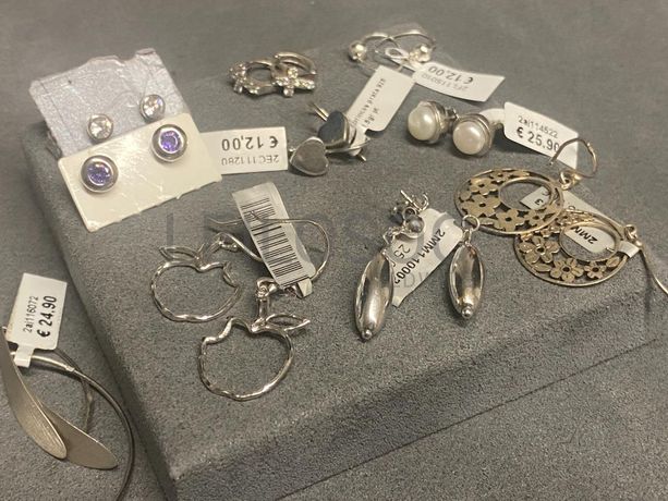 Brincos em prata e outros materiais