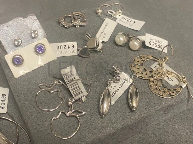 Brincos em prata e outros materiais