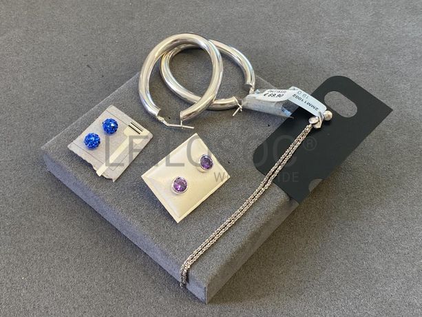 Brincos em prata e outros materiais