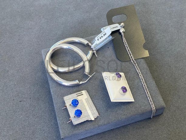 Brincos em prata e outros materiais