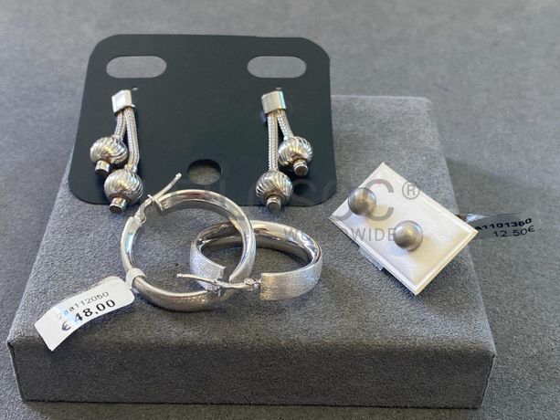 Brincos em prata e outros materiais