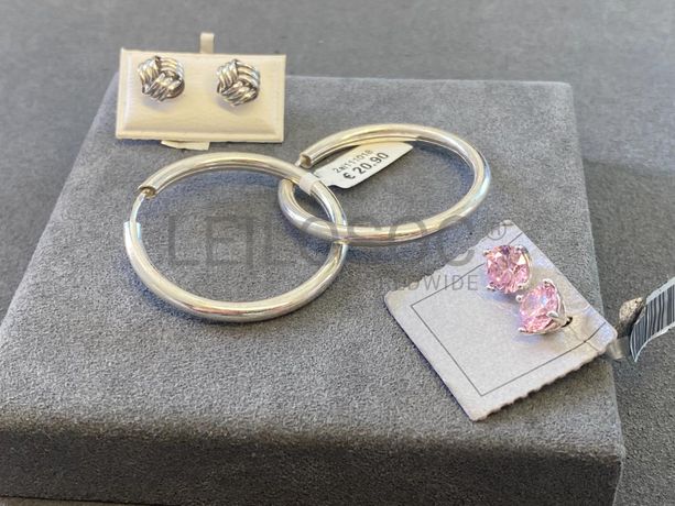 Brincos em prata e outros materiais