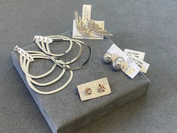 Brincos em prata e outros materiais