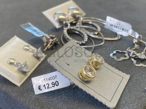 Brincos em prata e outros materiais