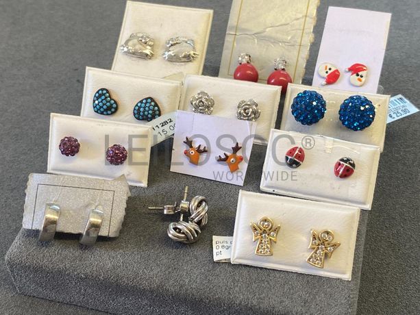 Brincos em prata e outros materiais