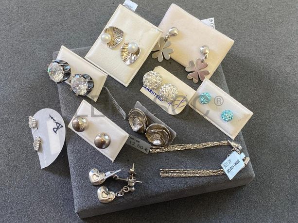 Brincos em prata e outros materiais