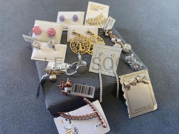 Brincos em prata e outros materiais