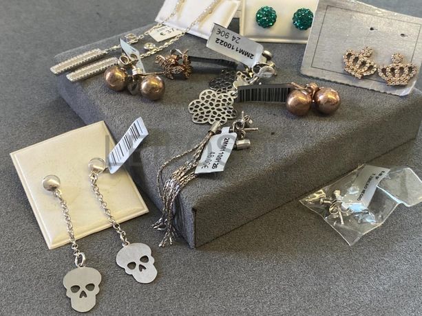 Brincos em prata e outros materiais