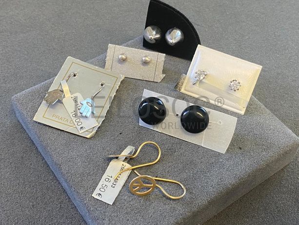 Brincos em prata e outros materiais