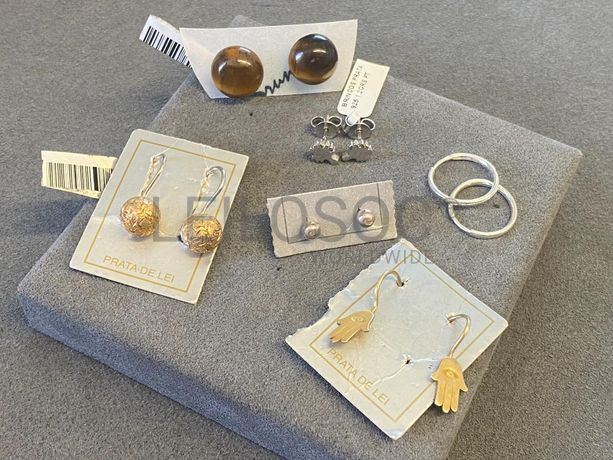 Brincos em prata e outros materiais