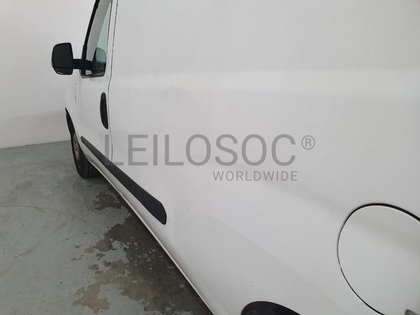 Opel Combo 1.6 CDTI · Ano 2017
