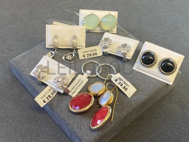 Brincos em prata e outros materiais