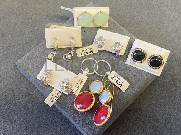 Brincos em prata e outros materiais