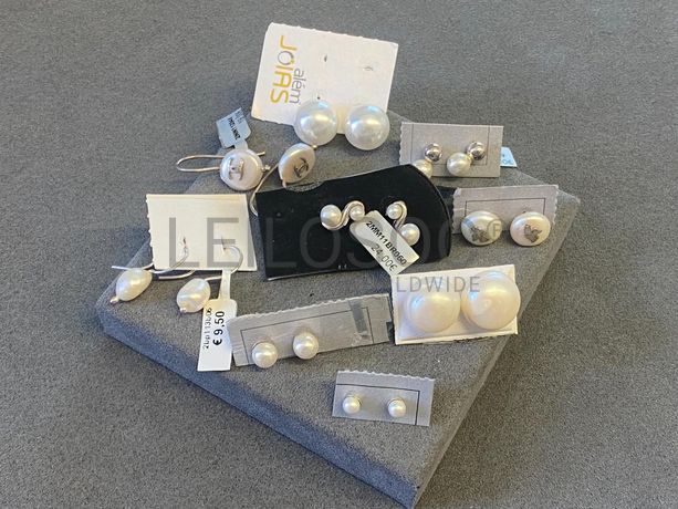 Brincos em prata e outros materiais